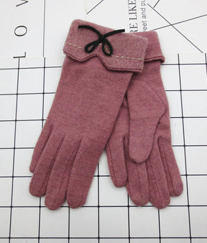 Yauvana gloves