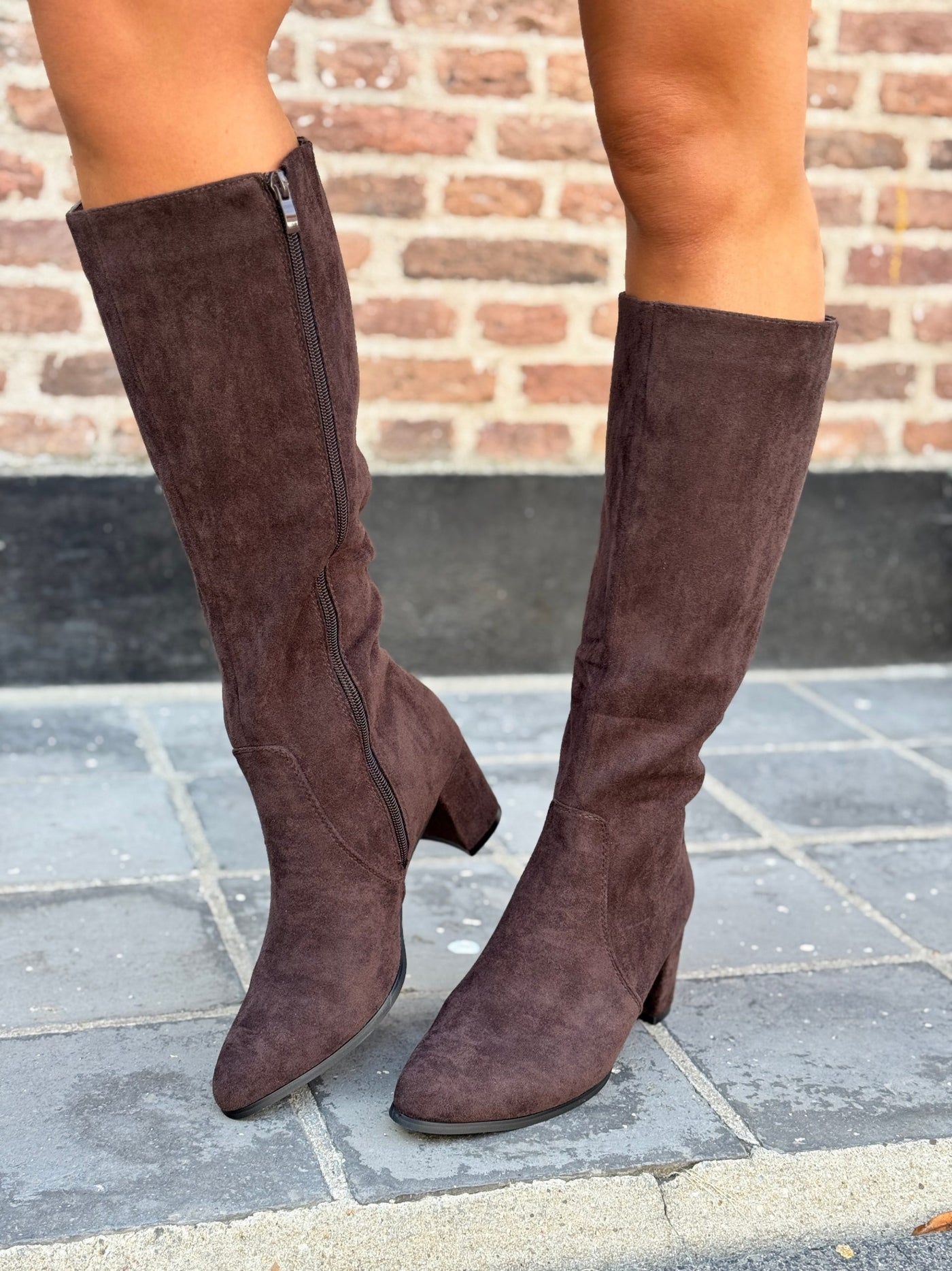 Laars Anouk brown suede