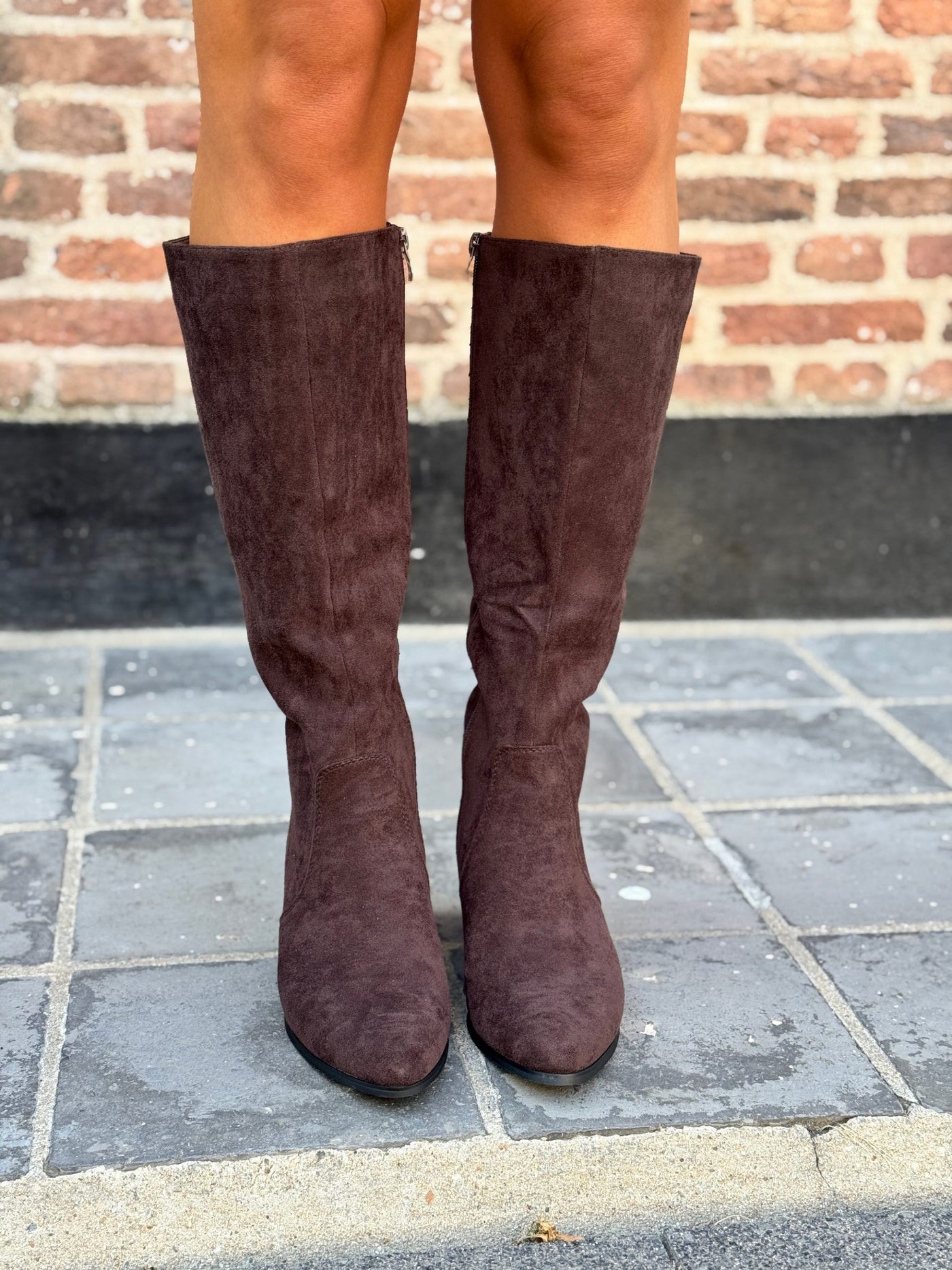 Laars Anouk brown suede