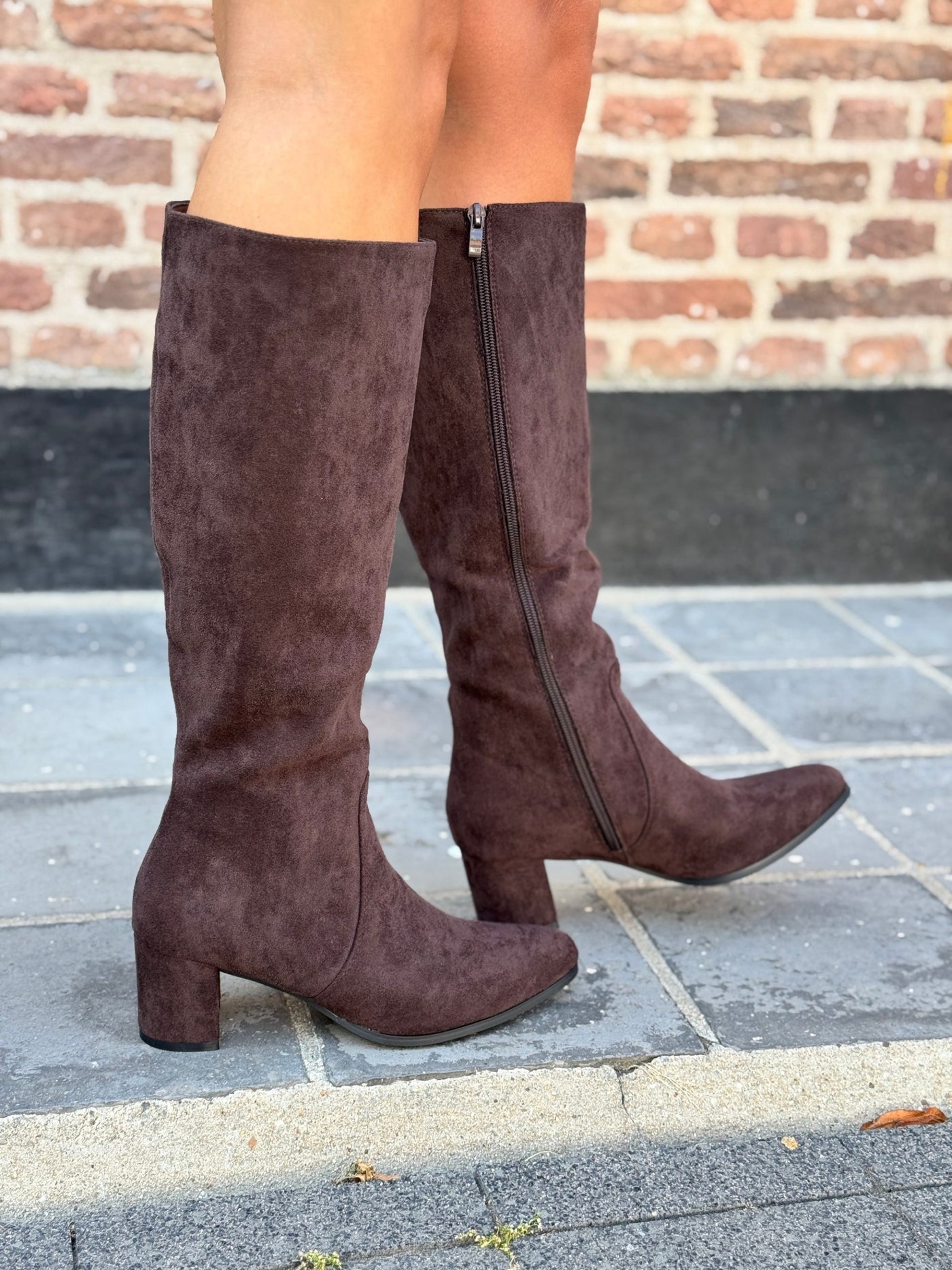 Laars Anouk brown suede